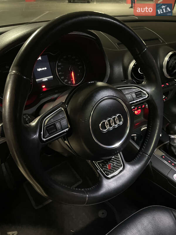 Седан Audi A3 2015 в Киеве