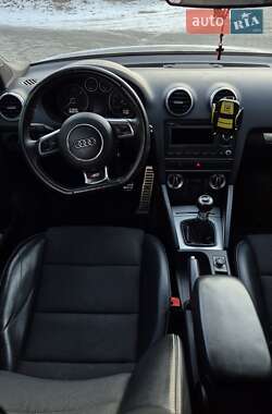 Хэтчбек Audi A3 2011 в 
