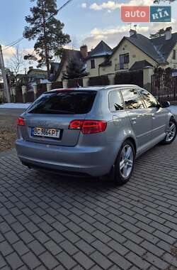 Хэтчбек Audi A3 2011 в 