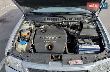 Хэтчбек Audi A3 1998 в 