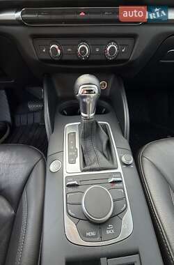 Хэтчбек Audi A3 2015 в 