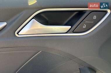 Хэтчбек Audi A3 2015 в 