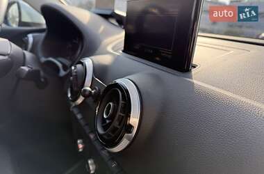Хэтчбек Audi A3 2015 в 
