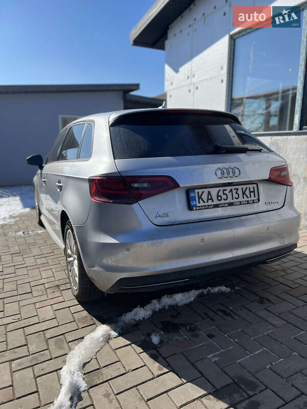 Хэтчбек Audi A3 2015 в Кривом Роге