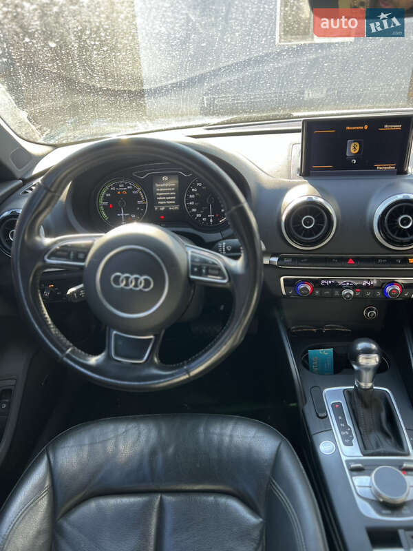 Хэтчбек Audi A3 2015 в Кривом Роге
