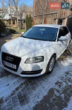 Хэтчбек Audi A3 2013 в 