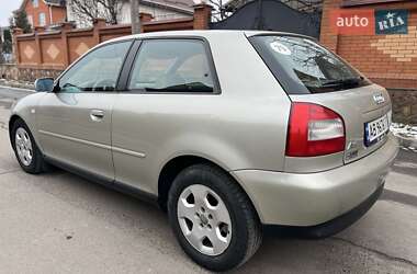 Хэтчбек Audi A3 2002 в 
