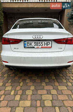 Седан Audi A3 2016 в Ровно