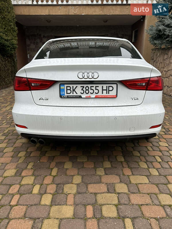 Седан Audi A3 2016 в Ровно