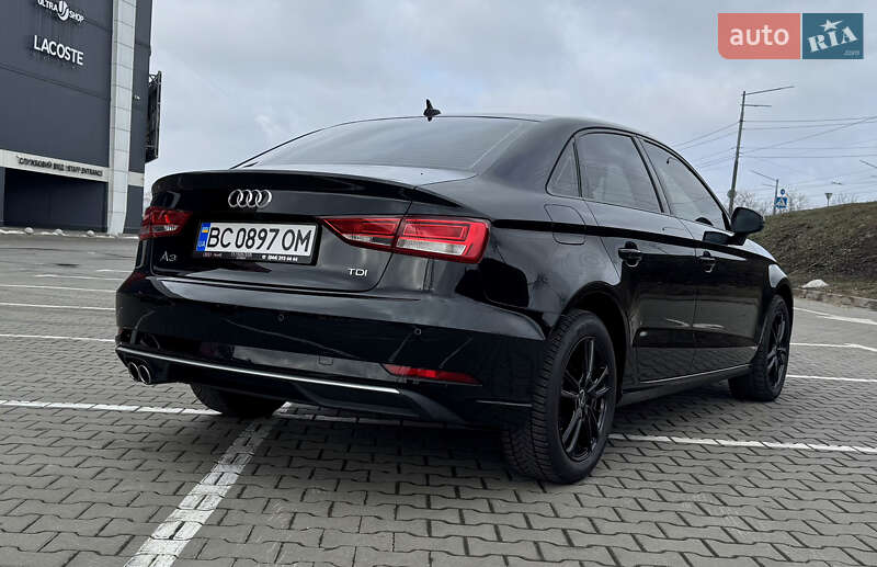 Седан Audi A3 2018 в Киеве