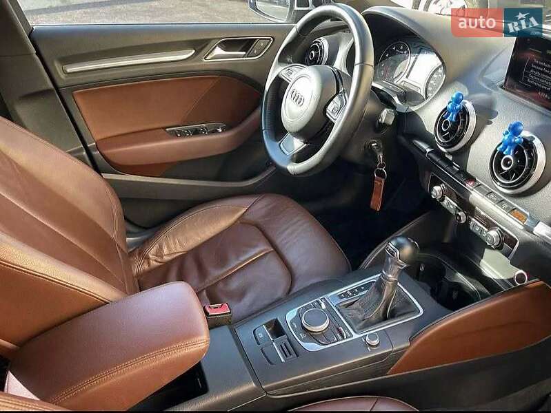 Седан Audi A3 2015 в Рівному