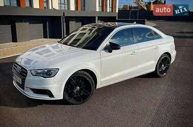Седан Audi A3 2015 в Ровно