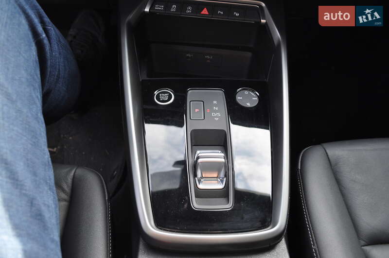 Седан Audi A3 2023 в Киеве