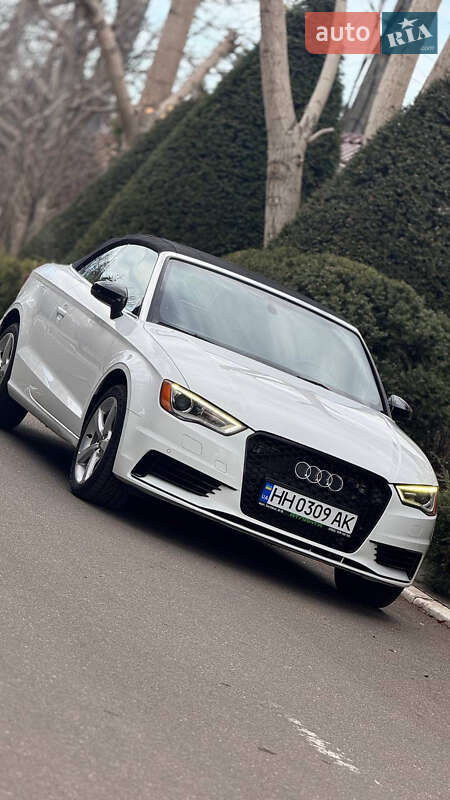 Кабриолет Audi A3 2015 в 