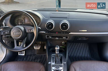Хэтчбек Audi A3 2017 в 