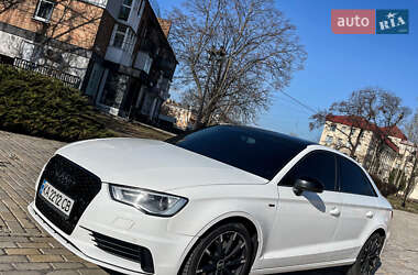 Седан Audi A3 2015 в 