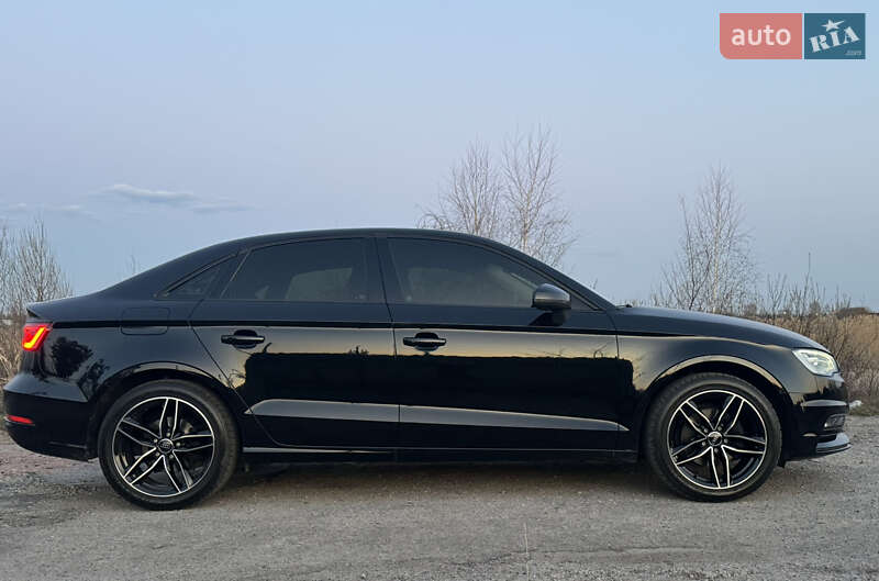 Седан Audi A3 2016 в Ахтырке