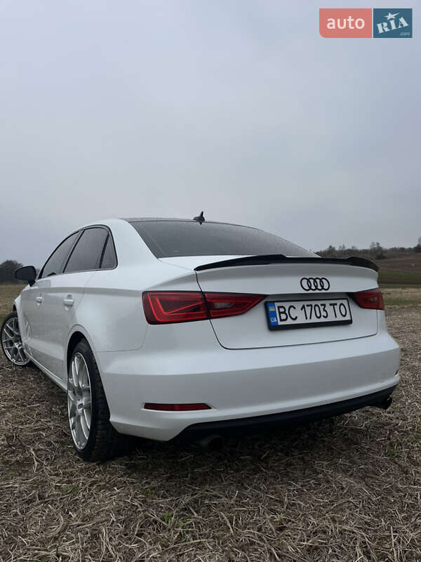 Седан Audi A3 2014 в Львове