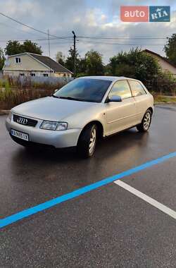 Хэтчбек Audi A3 2000 в 