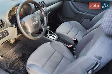 Хэтчбек Audi A3 2000 в 