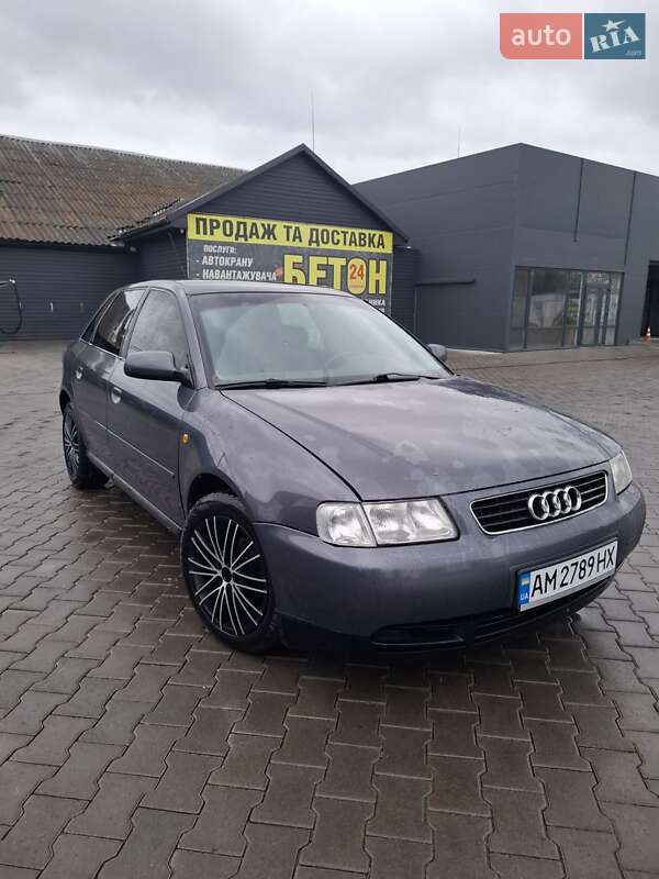 Хетчбек Audi A3 2001 в 