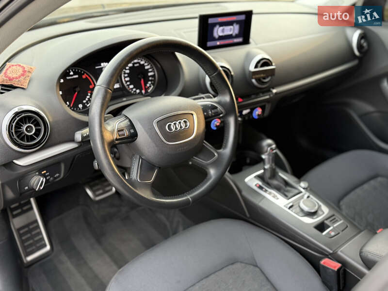 Седан Audi A3 2014 в Мукачево
