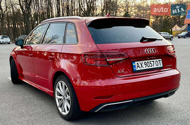 Хэтчбек Audi A3 2016 в 