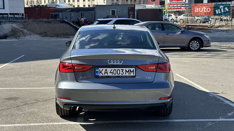 Седан Audi A3 2016 в Киеве