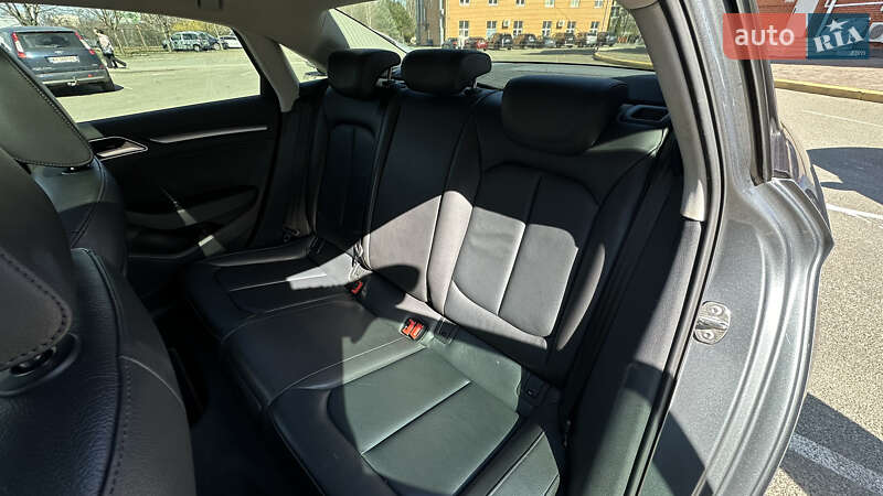 Седан Audi A3 2016 в Киеве
