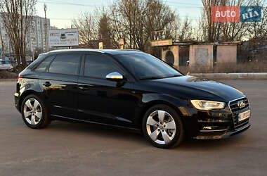 Хэтчбек Audi A3 2016 в 