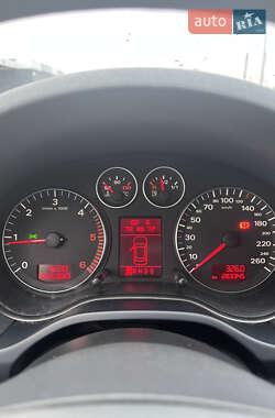 Хэтчбек Audi A3 2004 в 