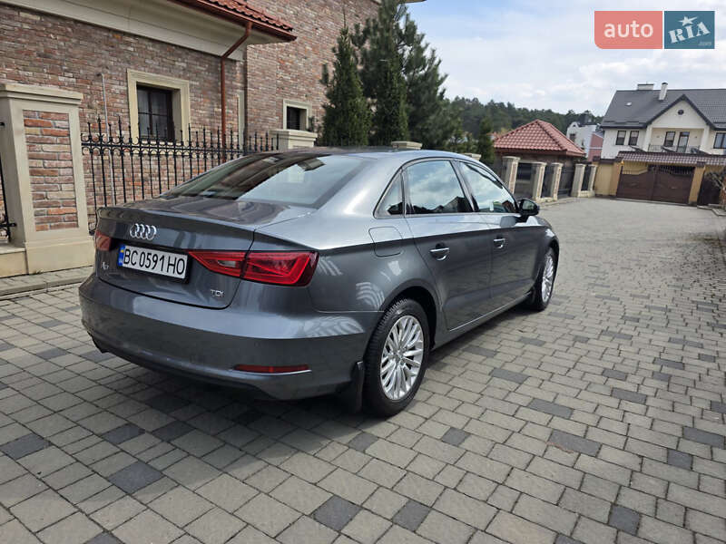 Седан Audi A3 2016 в Львове