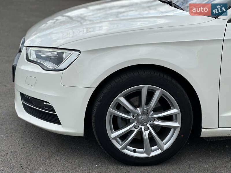 Хэтчбек Audi A3 2015 в Одессе