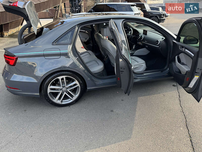 Седан Audi A3 2016 в Одессе