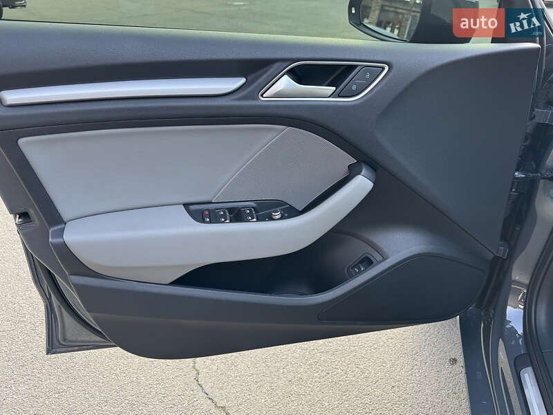 Седан Audi A3 2016 в Одессе