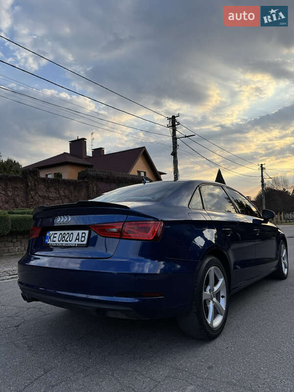 Седан Audi A3 2015 в Днепре