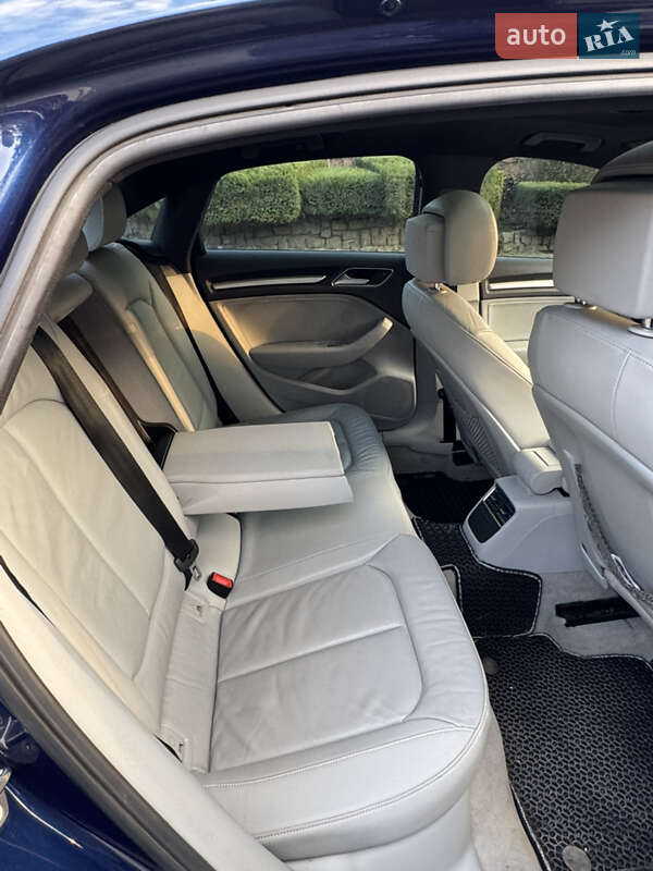 Седан Audi A3 2015 в Днепре