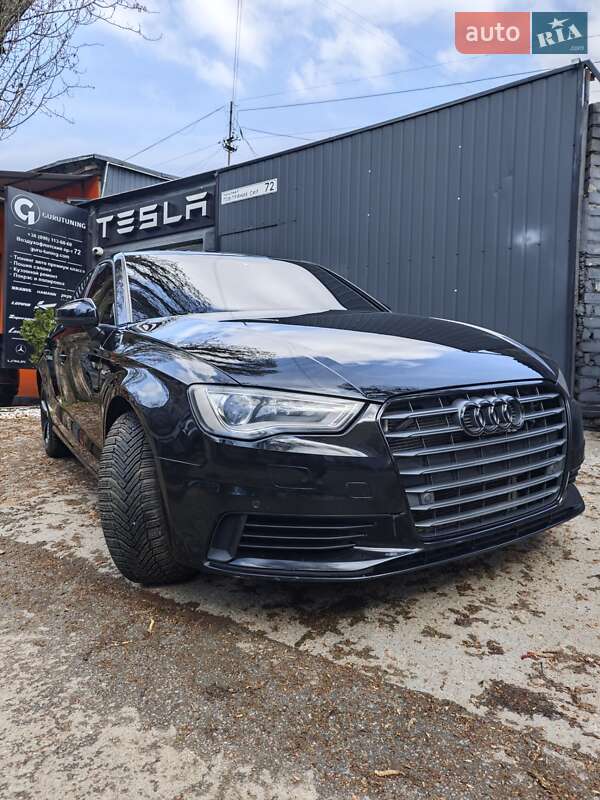 Седан Audi A3 2015 в Киеве