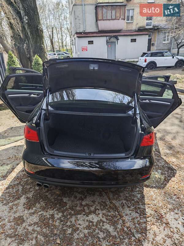 Седан Audi A3 2015 в Киеве