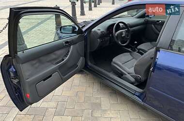 Хэтчбек Audi A3 2000 в Киеве
