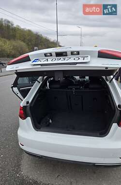 Хетчбек Audi A3 2016 в 
