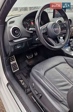 Хетчбек Audi A3 2016 в 