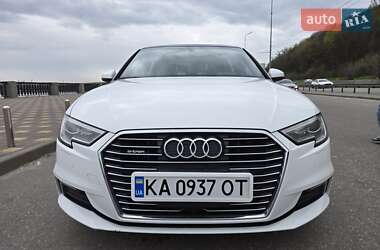Хетчбек Audi A3 2016 в 