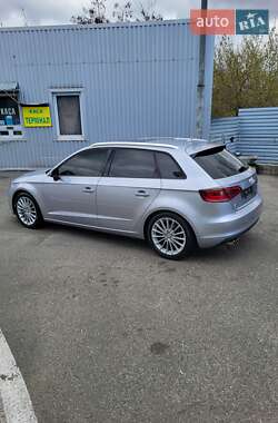 Хэтчбек Audi A3 2016 в 