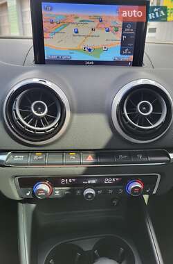 Хэтчбек Audi A3 2016 в 