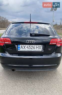 Хэтчбек Audi A3 2011 в 