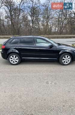 Хэтчбек Audi A3 2011 в 