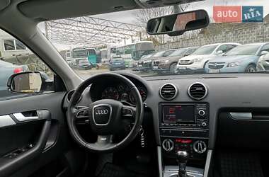 Хэтчбек Audi A3 2010 в 