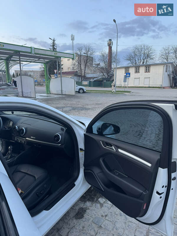 Седан Audi A3 2014 в Тернополі