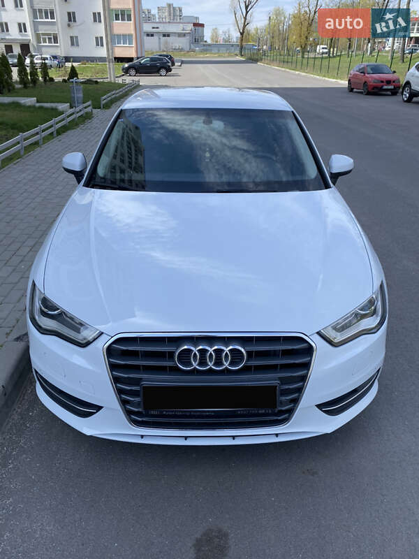 Хэтчбек Audi A3 2014 в Харькове